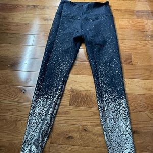 GUC Beyond Yoga Navy & Silver ombré leggings